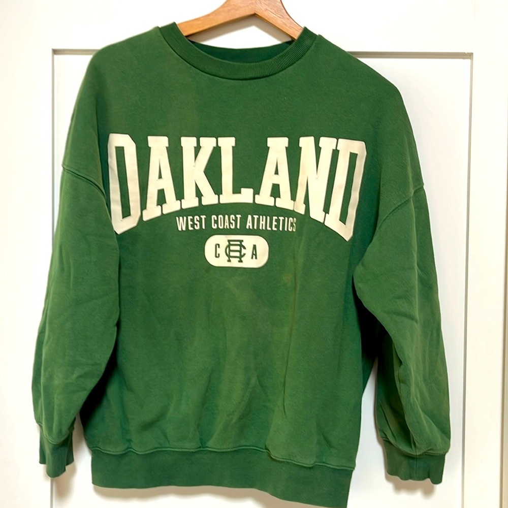 Green OAKLAND sweatshirt and shorts SET Long sleeved. From H&M Boys size 14